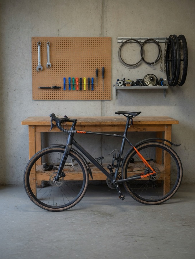 Gravel bike rental Oslo — aluminium gravel bike for Nordmarka forest riding